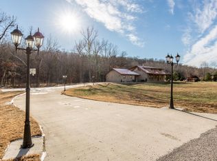 1910 Goodnight Hollow Rd, Walnut Shade, MO 65771