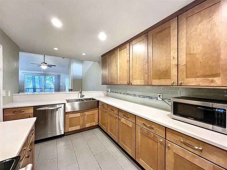 8305 Greenslope Dr — Photo 11