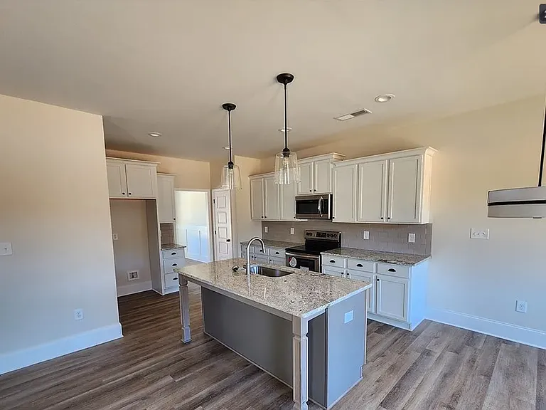 1740 Willow Creek Dr — Photo 6