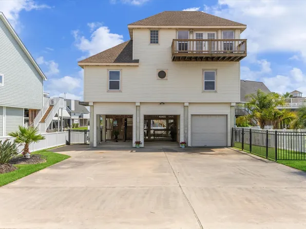 1339 Outrigger St, Tiki Island, TX 77554