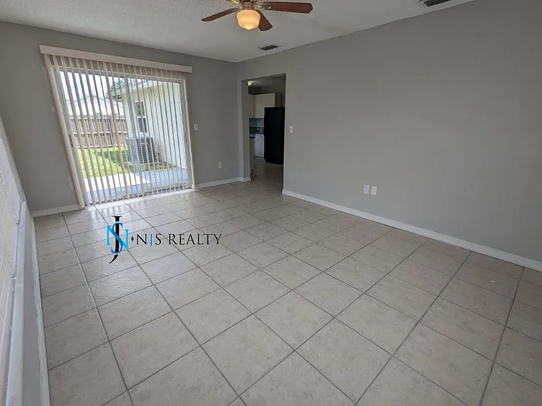 3153 Lodi Dr — Photo 9