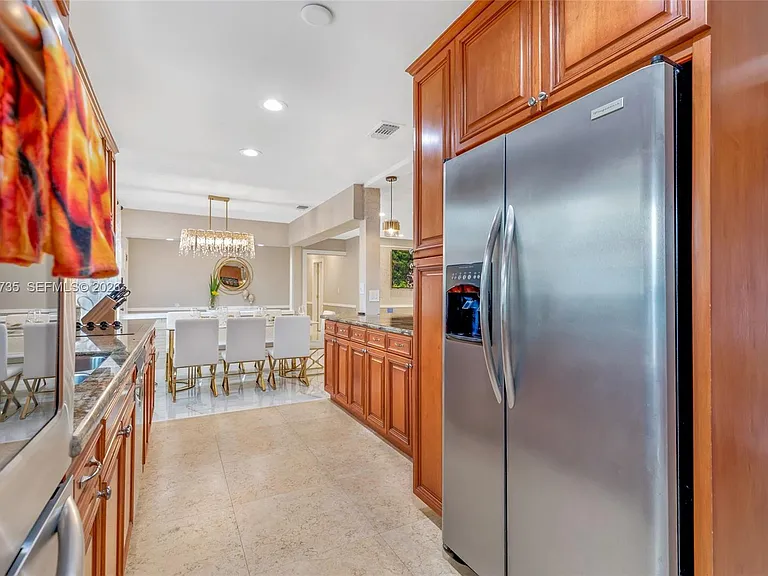 1960 Coral Reef Dr — Photo 11