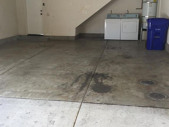2 car garage, clothes washer and dryer