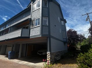 727 N 43rd St, Seattle, WA 98103