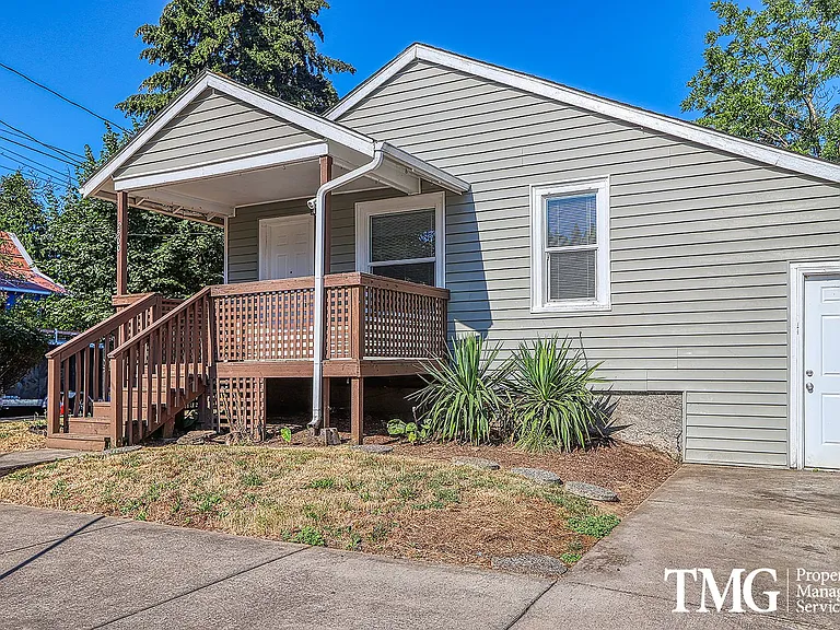 2500 Harney St — Photo 24