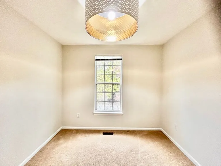 1803 Staley Manor Dr — Photo 27