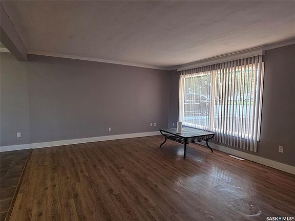 3rd image of 333 Elphinstone STREET