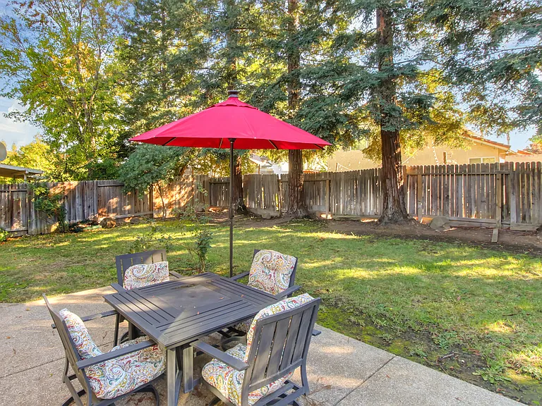 Relax, dine, and enjoy the fresh air in this peaceful outdoor space.