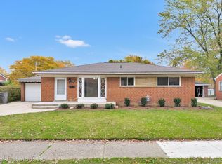 21140 Danbury St, Clinton Township, MI 48035