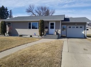 1236 6th St NE, Devils Lake, ND 58301