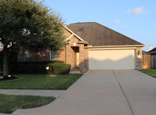 8 Palomar Dr, Manvel, TX 77578