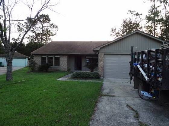 1st image of 401 W Lake Catahoula Ct