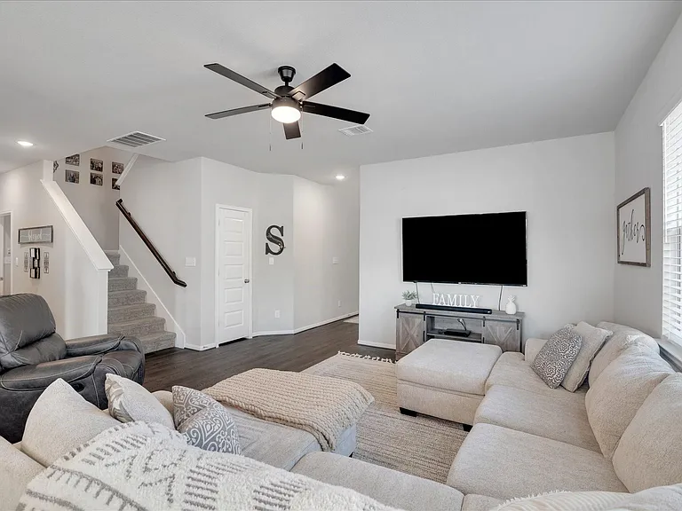 8426 Moonlight Bay Cir — Photo 10