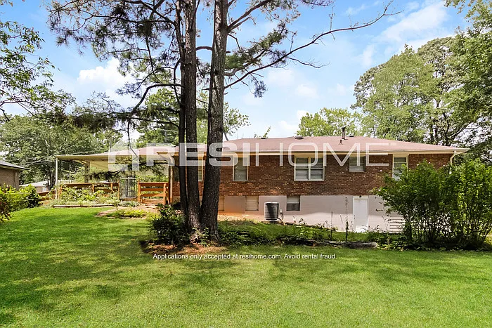 2931 Birchwood Way SW — Photo 14