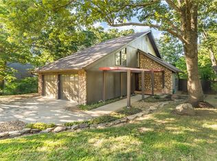 1576 E Century Dr, Fayetteville, AR 72703