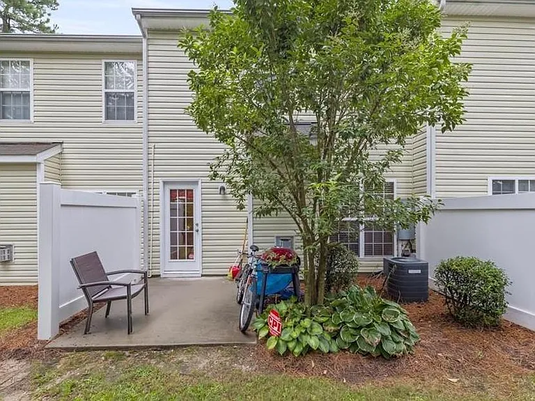 28 Sharpstone Ln — Photo 14