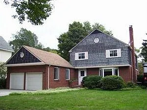 32 Risley St photo 1