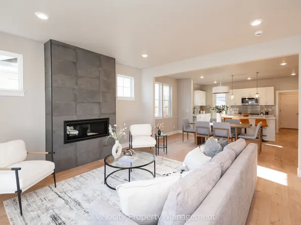 20610 SE Boer Pl, Bend, OR 97702
