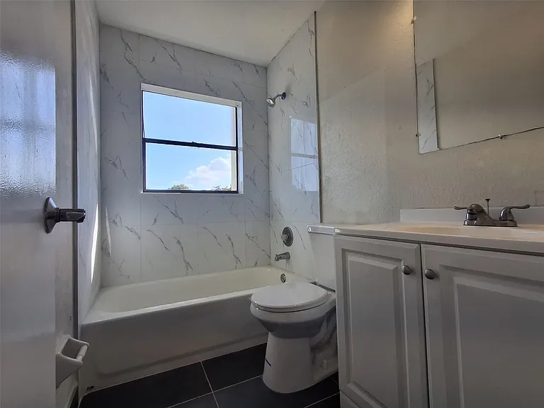 11096 Royal Palm Blvd — Photo 11