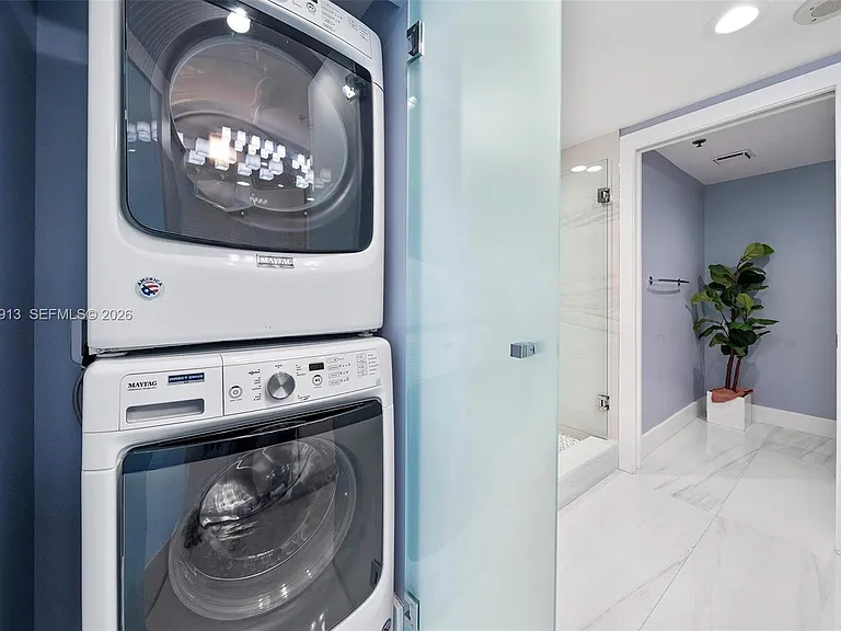 226 Ocean Dr #3C — Photo 32