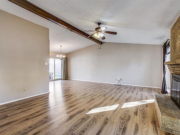 4th image of 2109 Drake Dr