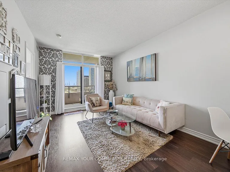 9245 Jane St #1109 — Photo 16