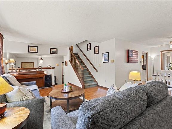 2nd image of 252 Winding Way