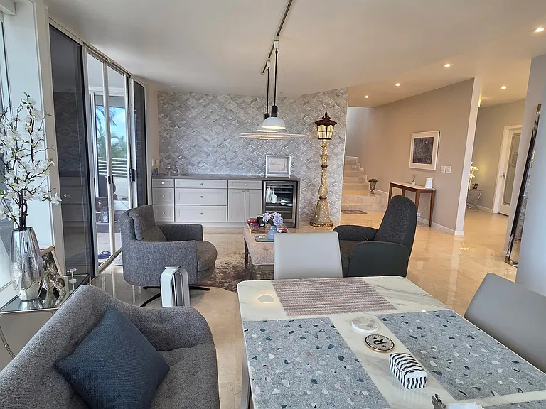 1205 Ikena Cir — Photo 12
