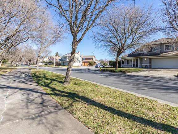 3rd image of 1010 Maria Dr
