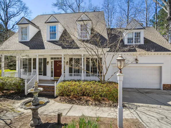 102 Battenburg Ct, Cary, NC 27519