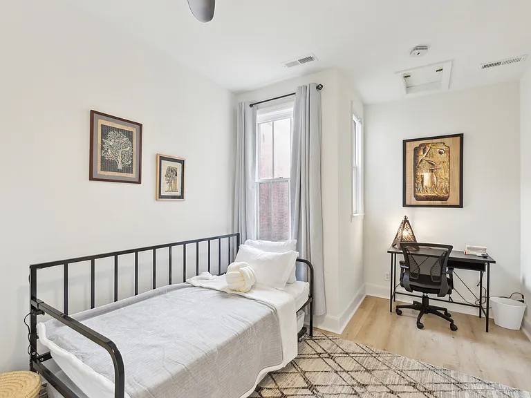 134 F St SE #3 — Photo 13