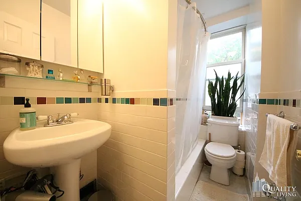 Rented by (Legacy) NY Quality Living Uptown | media 16