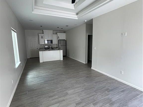 5th image of 5701 Sandpiper Ave APT 2