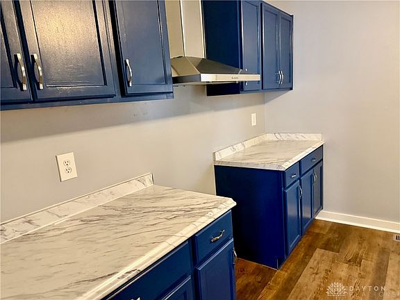 4th image of 1661 Prospect St