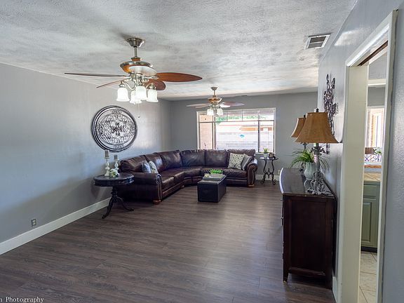 5th image of 1904 Aspen Dr