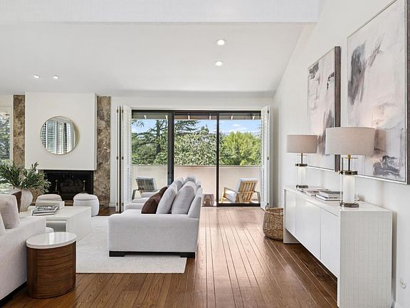 3rd image of 28 Mansion Ct #727