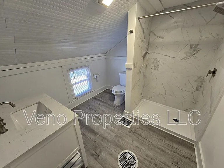 133 Bay St #A — Photo 20