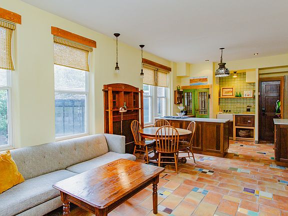 4th image of 1407.5 N Wells St #2W