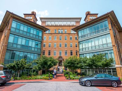 2425 L St NW APT 415, Washington, DC, 20037