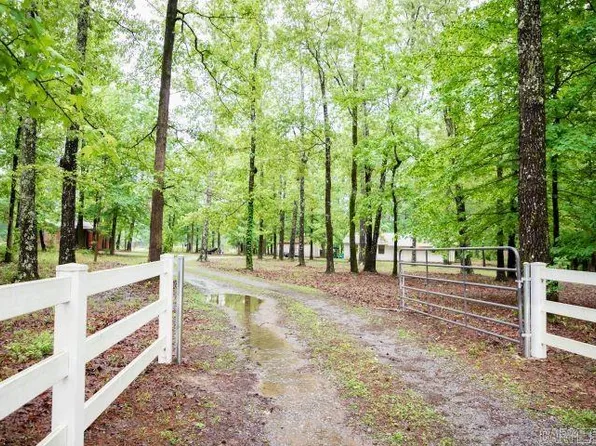720 Kearney Rd, Redfield, AR 72132