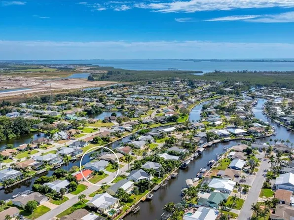 4515 Mangrove Point Rd, Bradenton, FL 34210