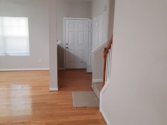 3rd image of 508 Sternwheel Way