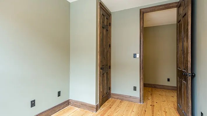 Rented by Nooklyn NYC LLC | media 25