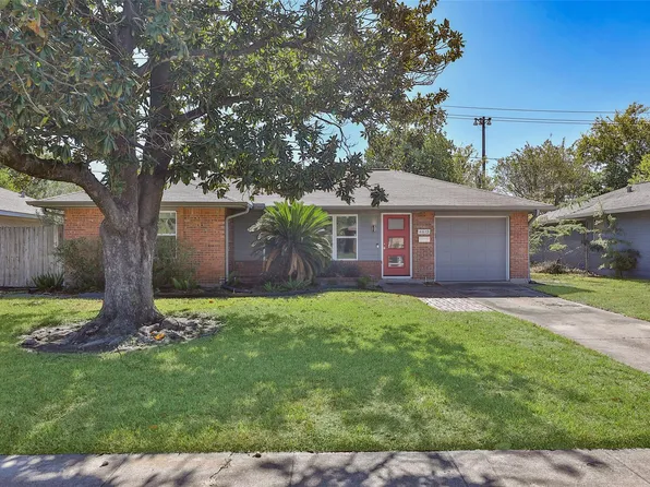 4613 Libbey Ln, Houston, TX 77092