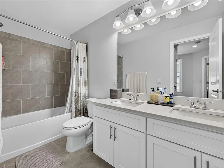 3062 N Spurway Dr — Photo 32