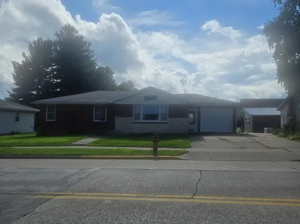 901 S Main St, Cuba City, WI 53807