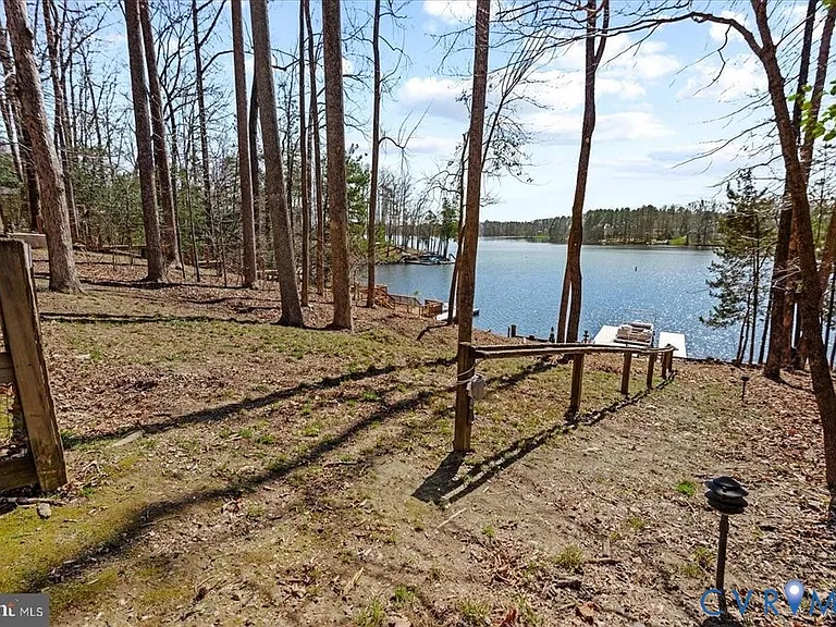 686 Lake Caroline Dr — Photo 13