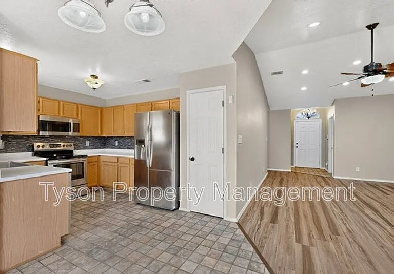 1409 Stoneway Dr NW — Photo 6