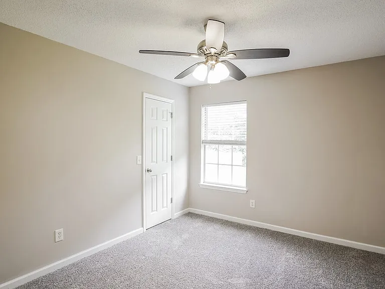 6620 Shadyview Dr — Photo 12