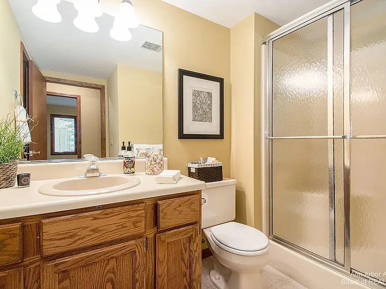 492 Park Pl — Photo 13